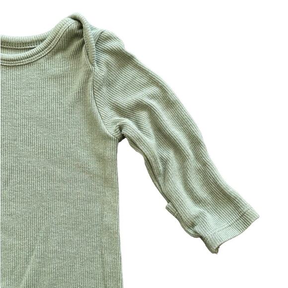 Angel Dear Knotted Gown 0-3m EUC - Picture 3 of 4